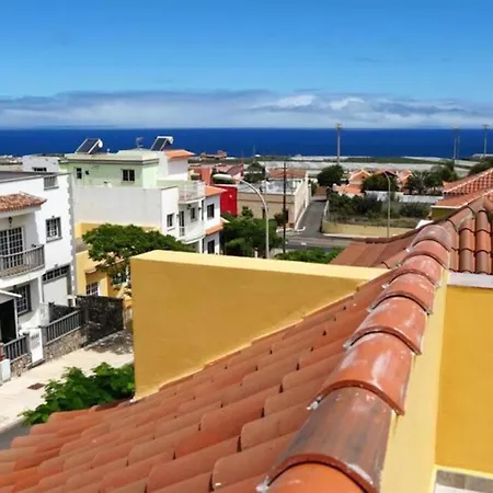 Hébergement de vacances Casa Totalmente Renovada En Zona Muy Tranquila!!! Vistas Al Mar Y Montana