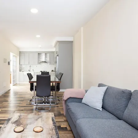 Casa Totalmente Renovada En Zona Muy Tranquila!!! Vistas Al Mar Y Montana Hébergement de vacances